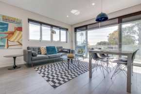 Explore Sydney from Stylish North Shore Apartment